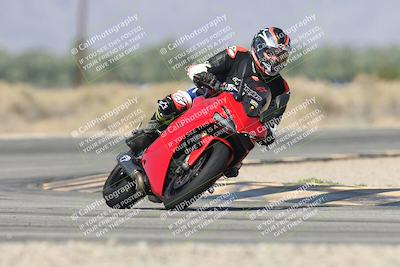 media/Oct-13-2025-Moto Forza (Mon) [[a66d839500]]/3-B Group/Session 3 (Turn 16)/